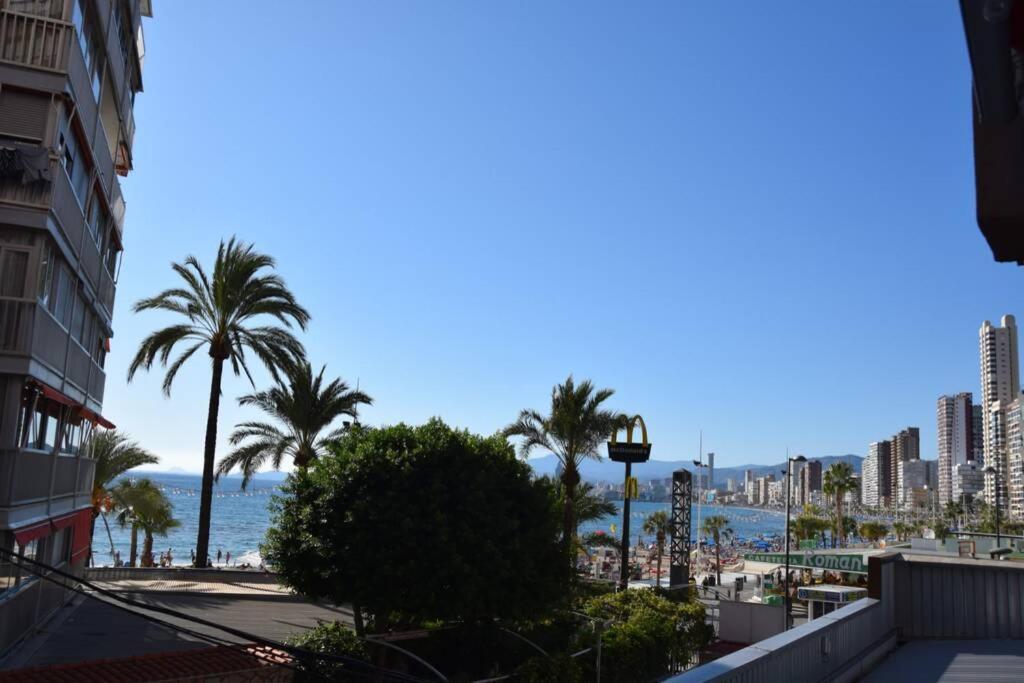 Apartamento En El Paseo Maritimo De Benidorm Luaran gambar